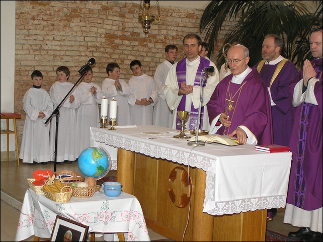 Apotolsk nuncius - foto