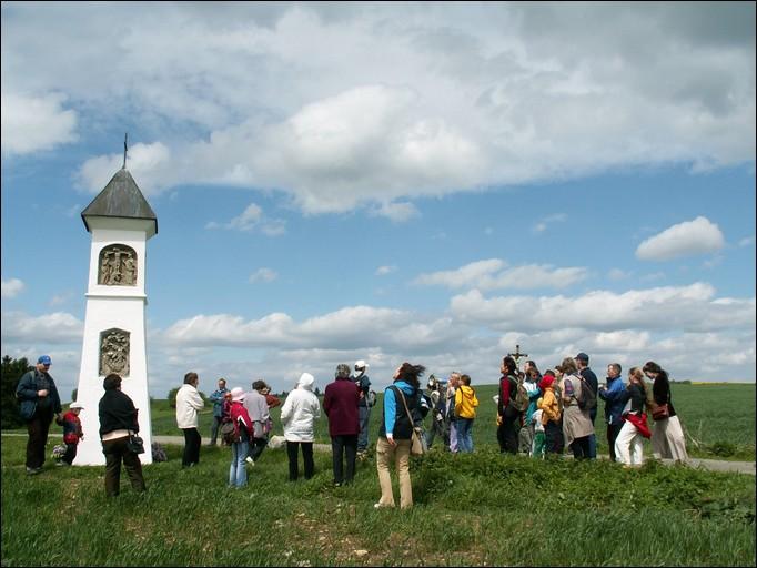 prvn putovn - …a vechny zaujal pednkou o historii Bo muky - foto 20